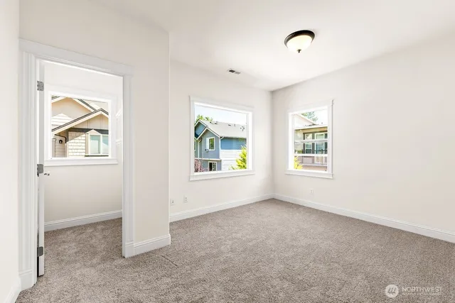 $1,450,000 | 810 5th Avenue Northwest, Issaquah, WA 98027