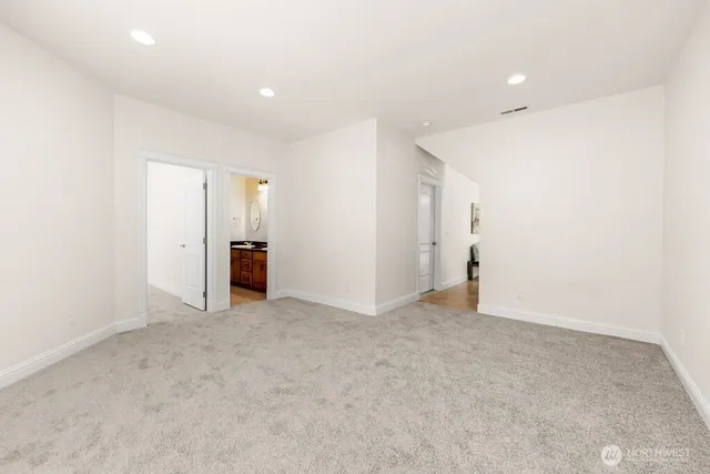 $1,450,000 | 810 5th Avenue Northwest, Issaquah, WA 98027