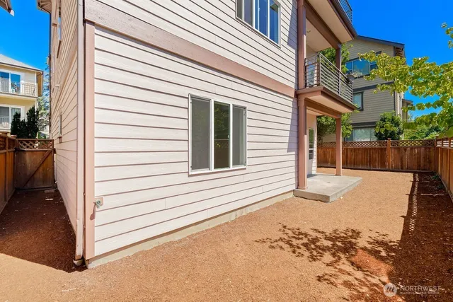 $1,450,000 | 810 5th Avenue Northwest, Issaquah, WA 98027