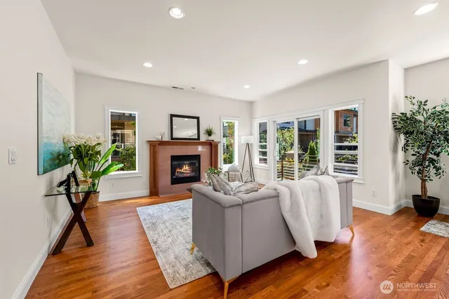 $1,450,000 | 810 5th Avenue Northwest, Issaquah, WA 98027