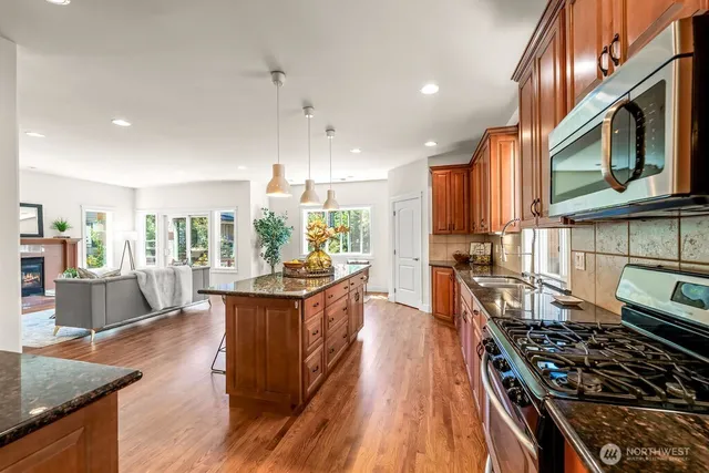 $1,450,000 | 810 5th Avenue Northwest, Issaquah, WA 98027