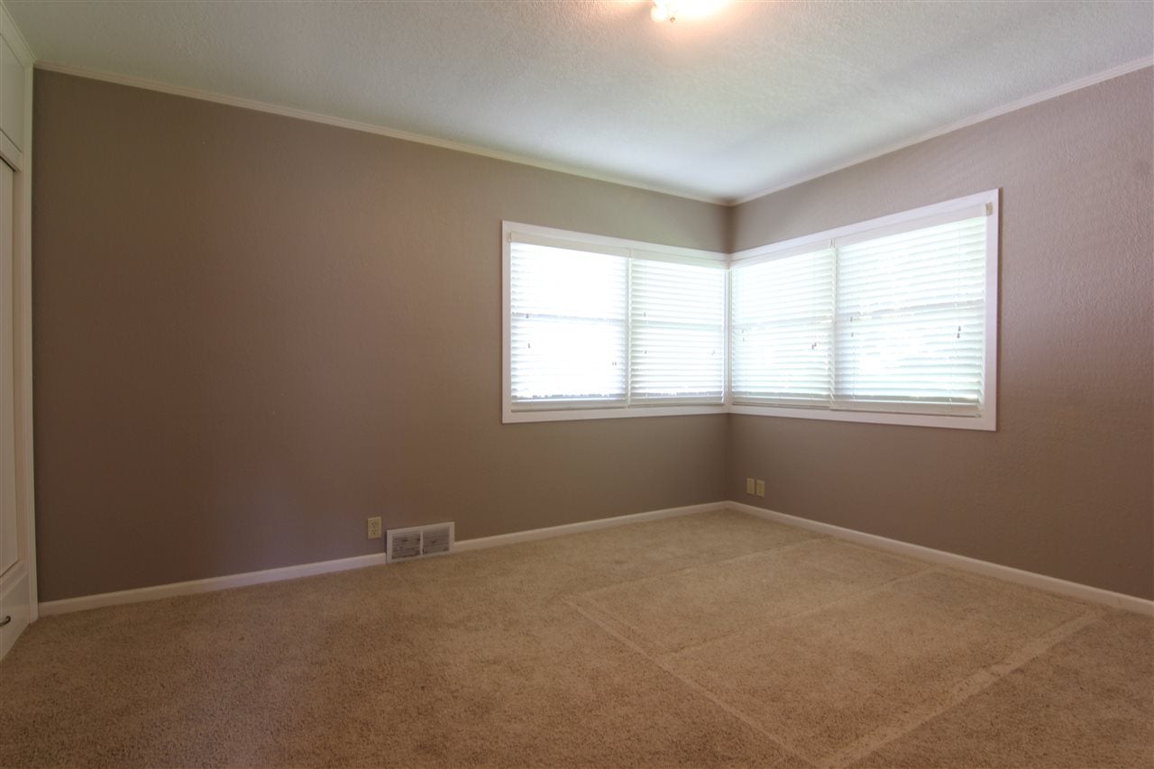 309 Frederic Avenue Waterloo, IA 50701 - Photo 11 of 14 Gallery Image 11