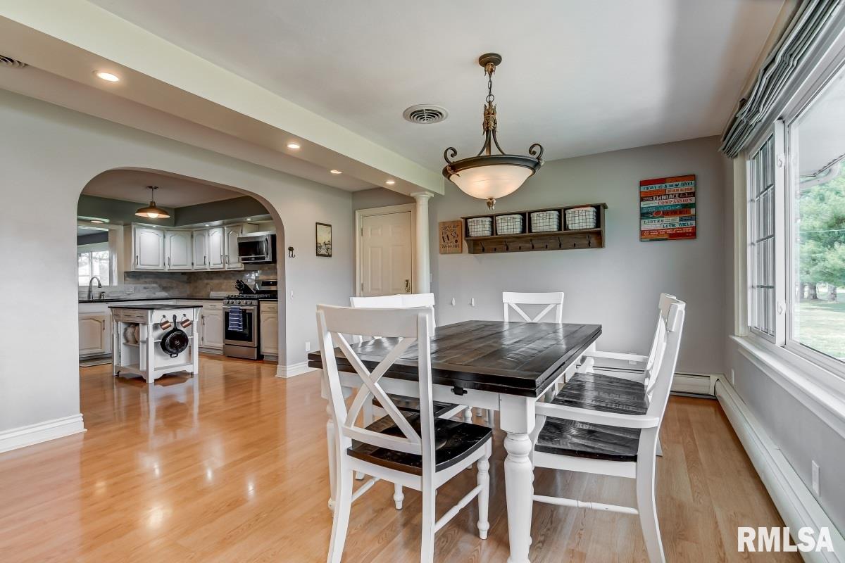 7583 North Pawnee Road Springfield, IL 62712 - Photo 5 of 46
