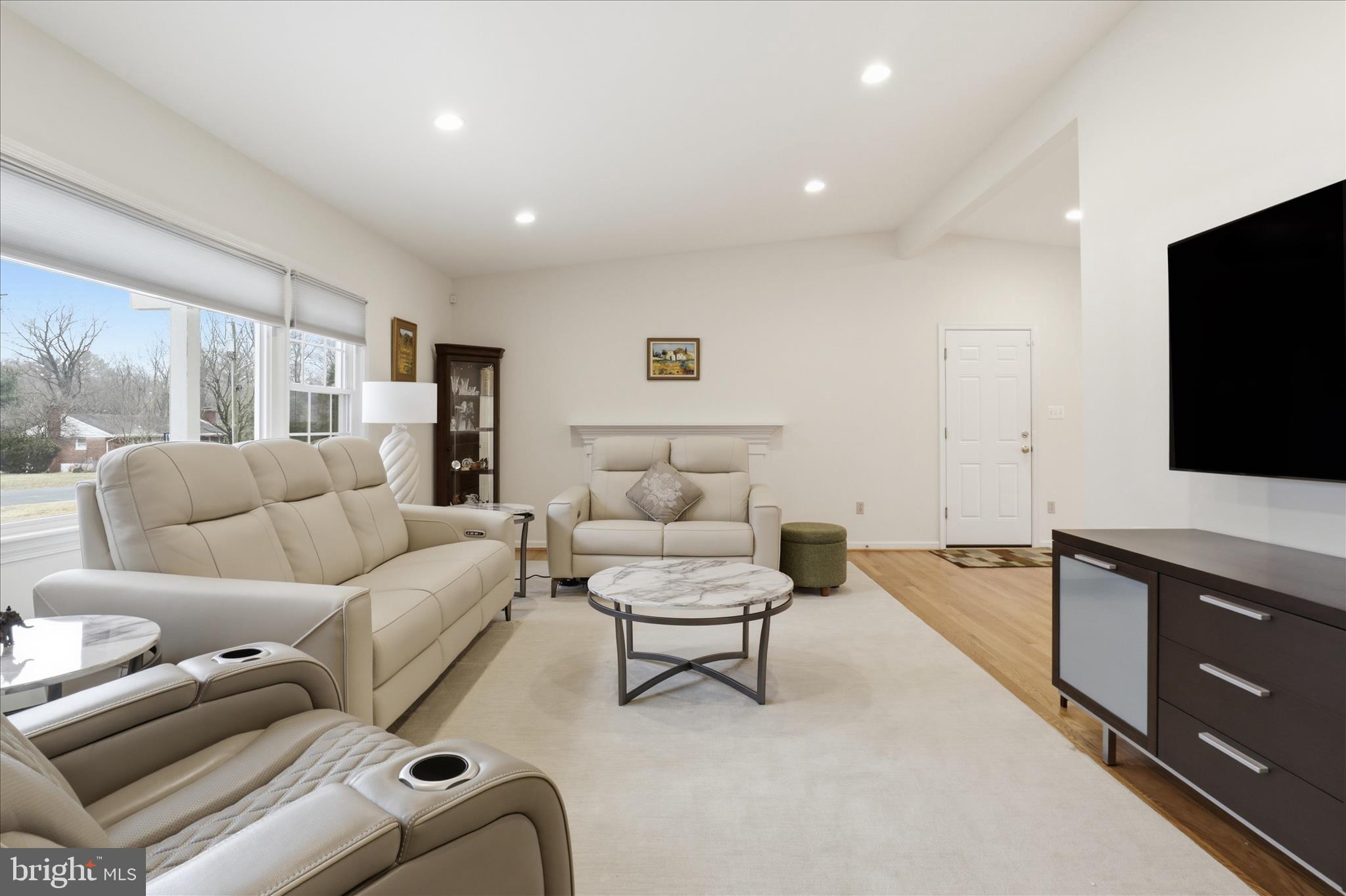 10009 Fairoaks Road Vienna, VA 22181 - Photo 11 of 54