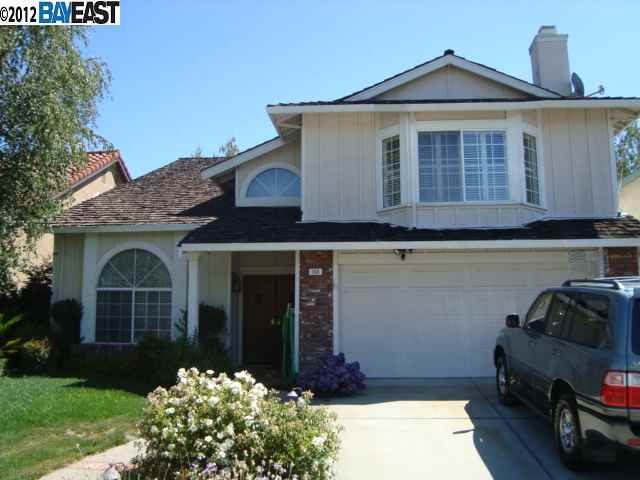 558 Fallen Leaf Circle San Ramon, CA 94583 - Photo 1 of 1 a front view of a house with garden