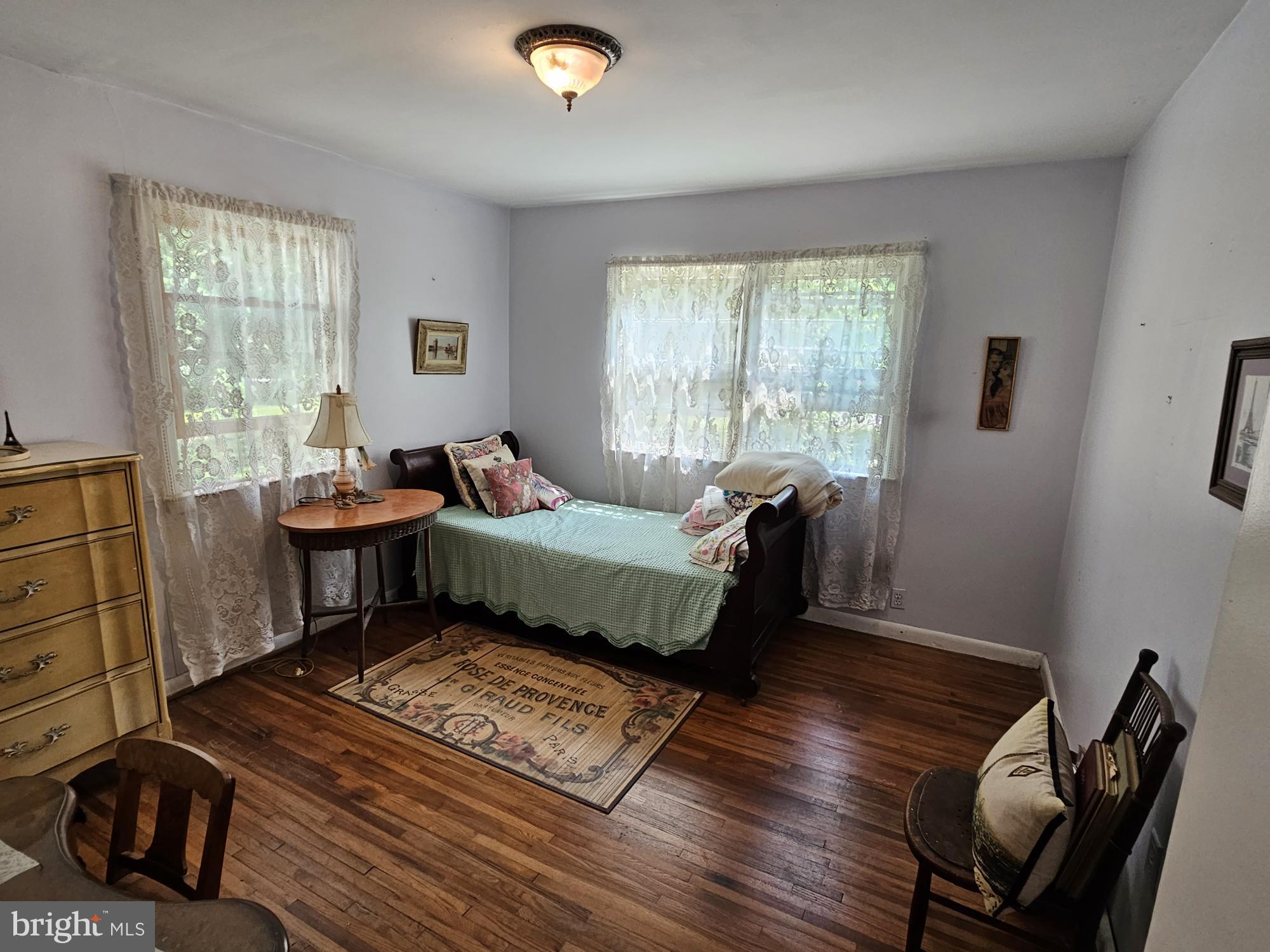 7122 Neuman Street Springfield, VA 22150 - Photo 14 of 35 Main level bedroom
