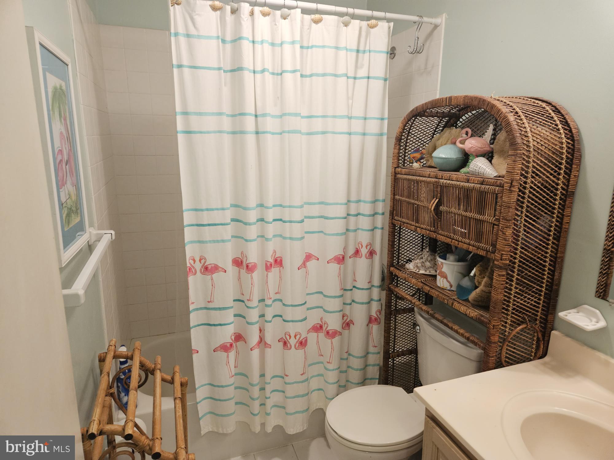 7122 Neuman Street Springfield, VA 22150 - Photo 15 of 35 main level bath