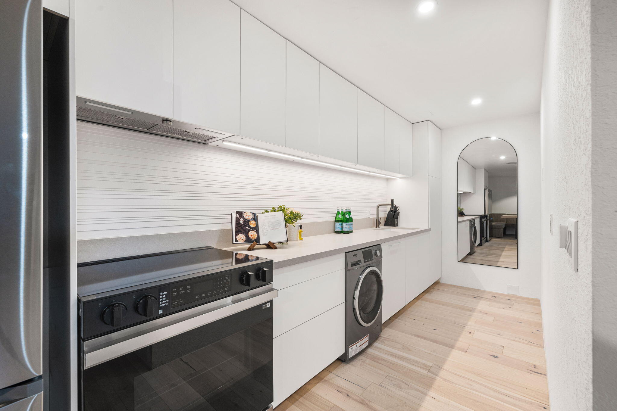 2857 North Los Felices Road, Unit 203 Palm Springs, CA 92262 - Photo 18 of 40 20-web-or-mls-8M4A3458