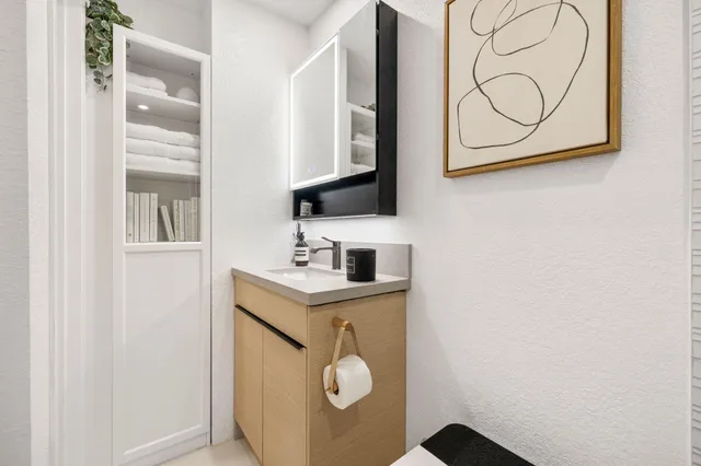 $239,000 | 2857 North Los Felices Road, Unit 203, Palm Springs, CA 92262