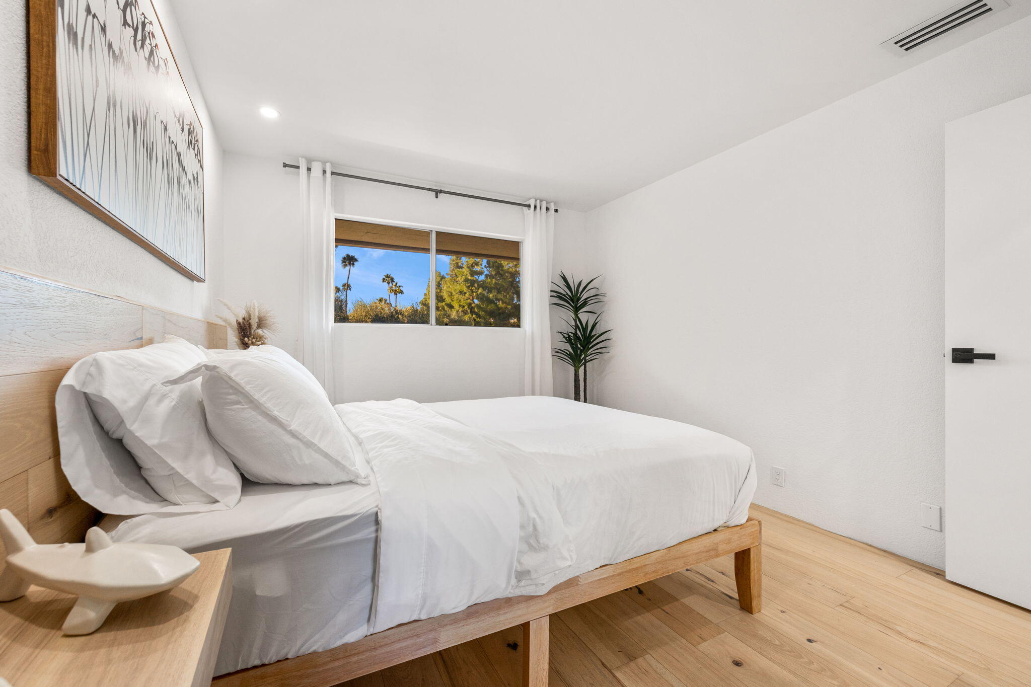 2857 North Los Felices Road, Unit 203 Palm Springs, CA 92262 - Photo 26 of 40 28-web-or-mls-8M4A3413