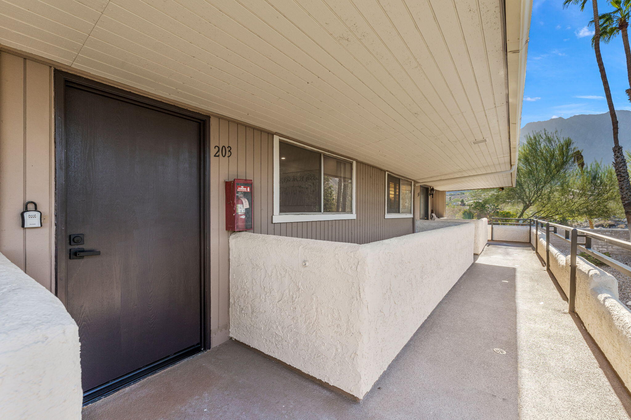 2857 North Los Felices Road, Unit 203 Palm Springs, CA 92262 - Photo 37 of 40 32-web-or-mls-8M4A3390