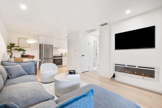 $239,000 | 2857 North Los Felices Road, Unit 203, Palm Springs, CA 92262