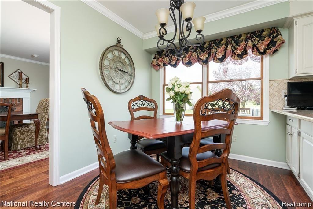 2330 Dutton Road Rochester, MI 48306 - Photo 15 of 40 Eat in kitchen