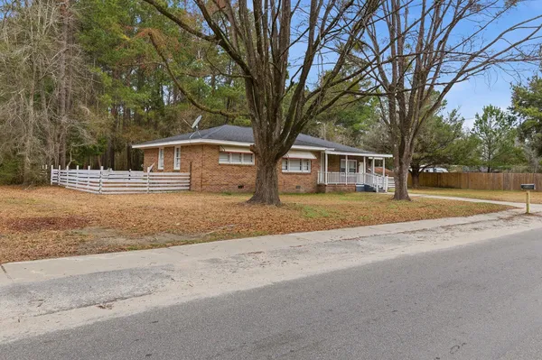 $170,000 | 412 County Rd S-22-129, Andrews, SC 29510
