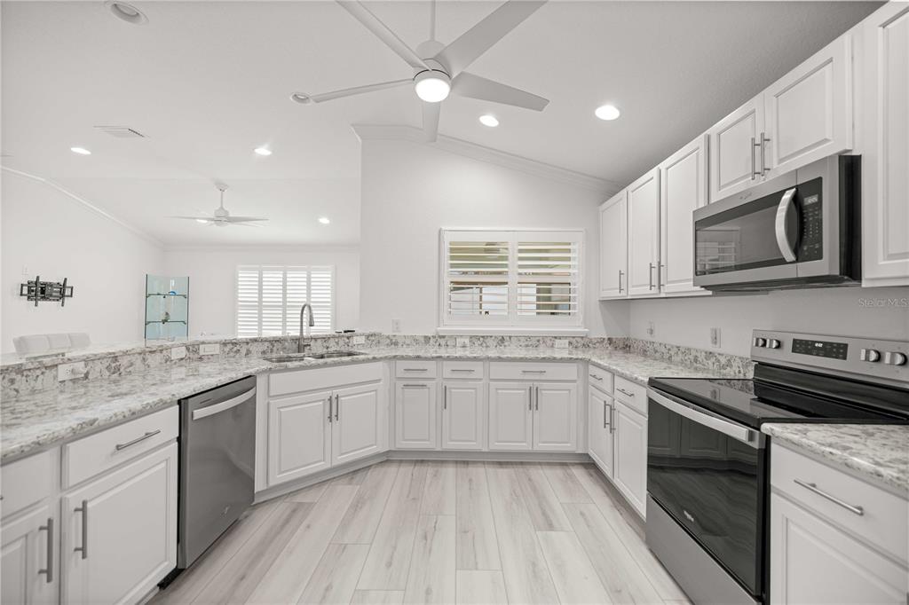 10367 Addison Shore Way Oxford, FL 34484 - Photo 10 of 52