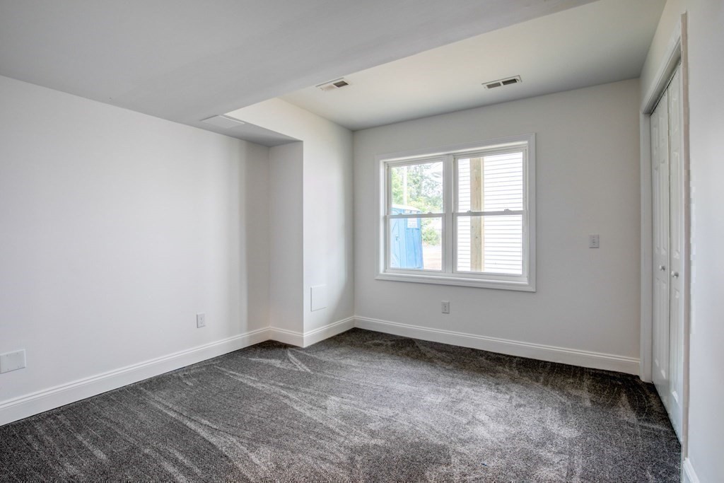 6 Delaware Avenue Springfield, MA 01119 - Photo 20 of 27