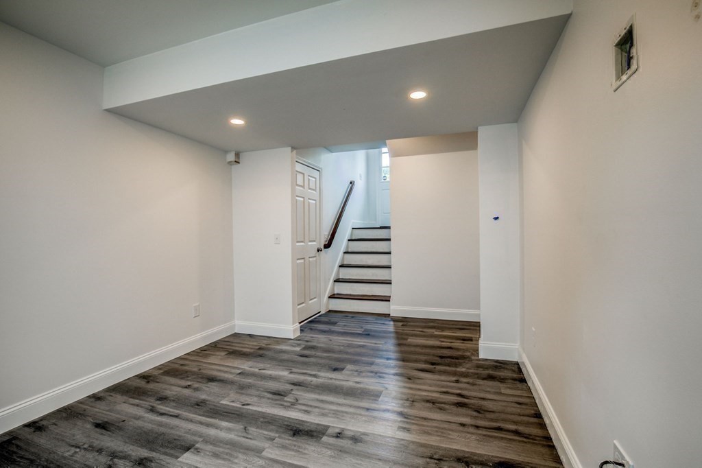 6 Delaware Avenue Springfield, MA 01119 - Photo 24 of 27