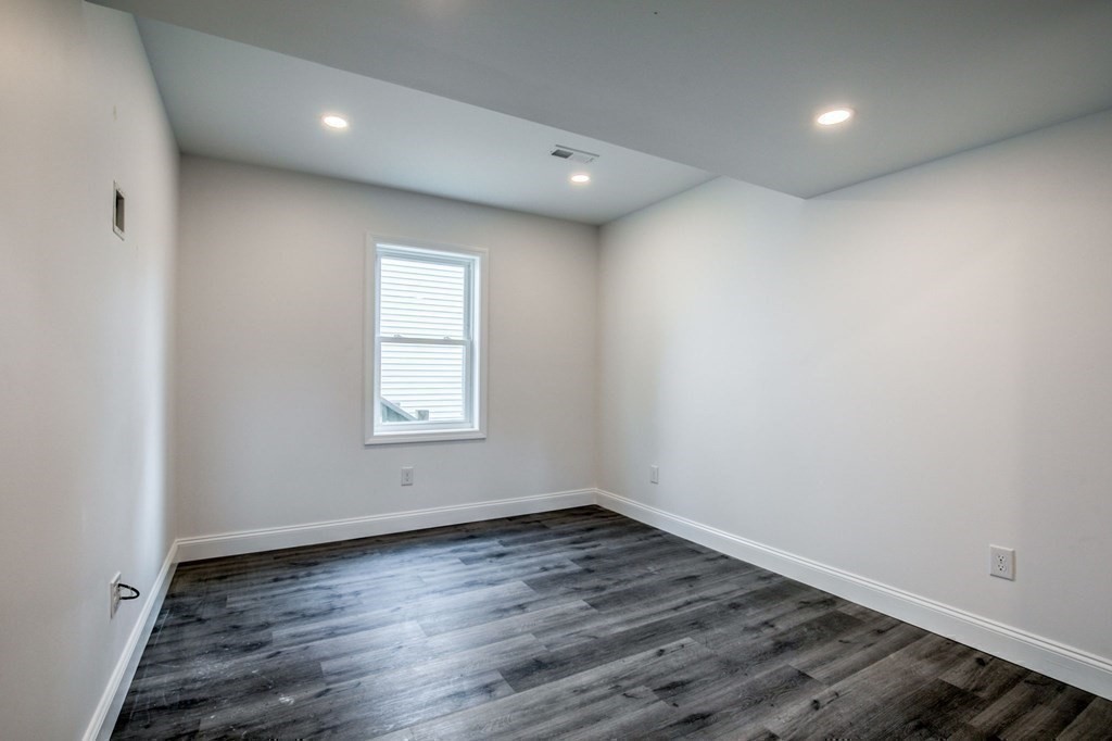 6 Delaware Avenue Springfield, MA 01119 - Photo 25 of 27