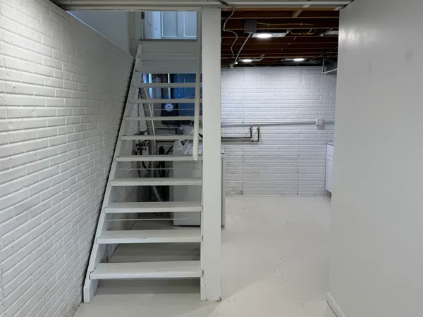 $1,900 | 2319 Pinehurst Street, Bettendorf, IA 52722