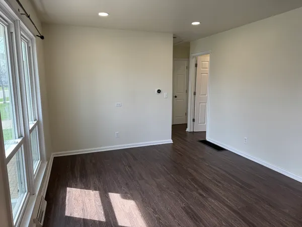 $1,900 | 2319 Pinehurst Street, Bettendorf, IA 52722