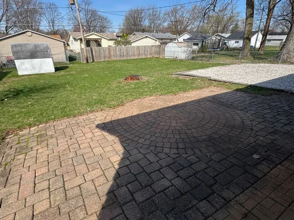 $1,900 | 2319 Pinehurst Street, Bettendorf, IA 52722