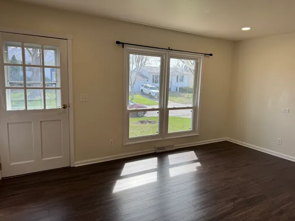 $1,900 | 2319 Pinehurst Street, Bettendorf, IA 52722