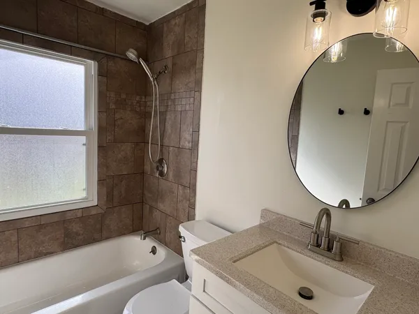 $1,900 | 2319 Pinehurst Street, Bettendorf, IA 52722