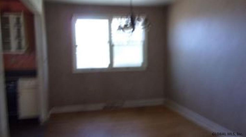 27 Font Grove Road Bethlehem, NY 12159 - Photo 3 of 7 Photo 3