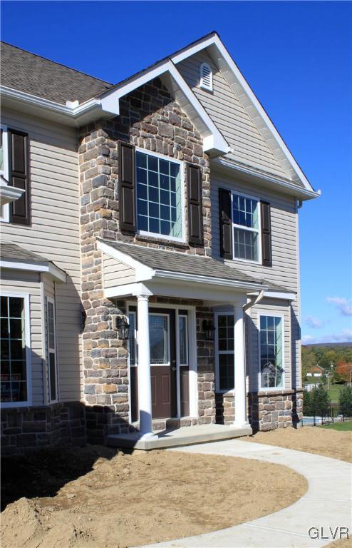 207 East Dell Road Bath, PA 18014 - Photo 3 of 11