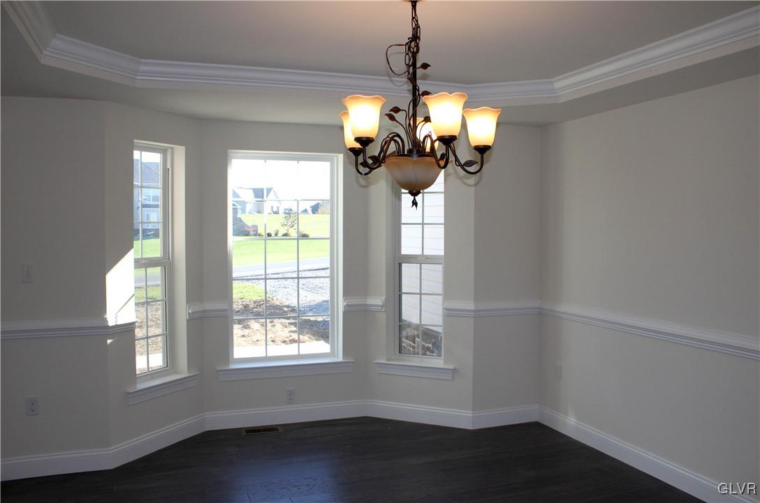 207 East Dell Road Bath, PA 18014 - Photo 5 of 11