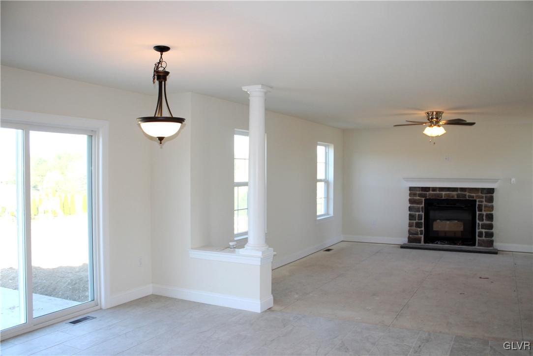 207 East Dell Road Bath, PA 18014 - Photo 7 of 11