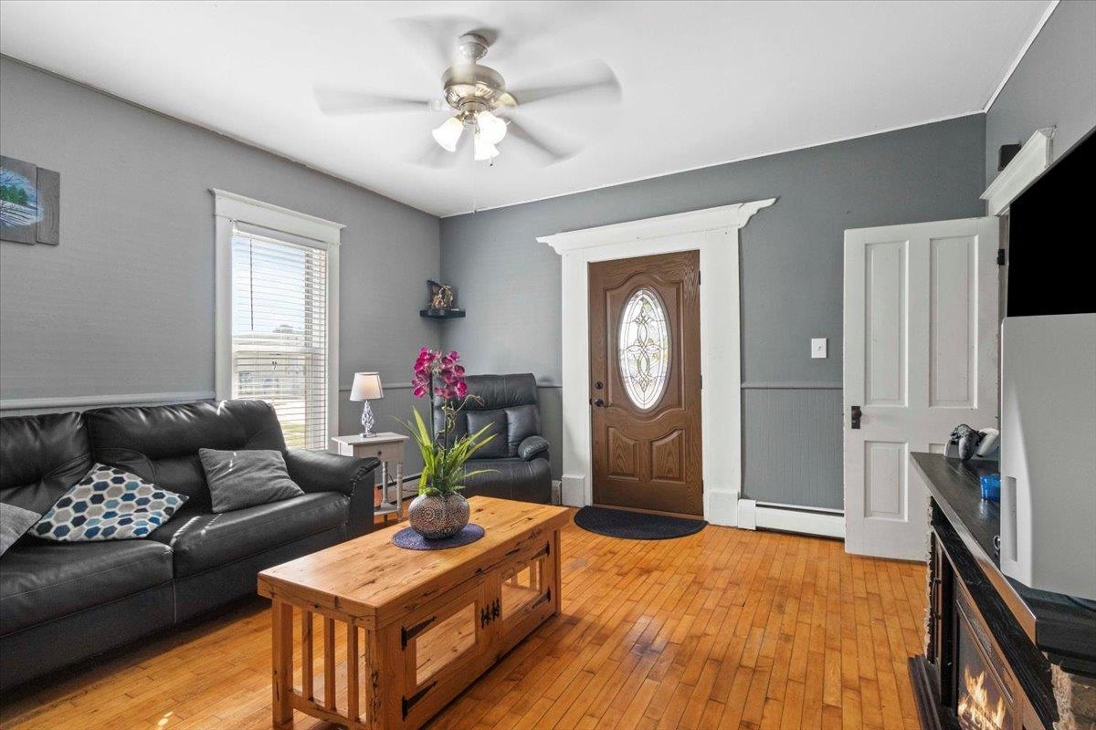 154 East Main Street Wautoma, WI 54982 - Photo 3 of 44