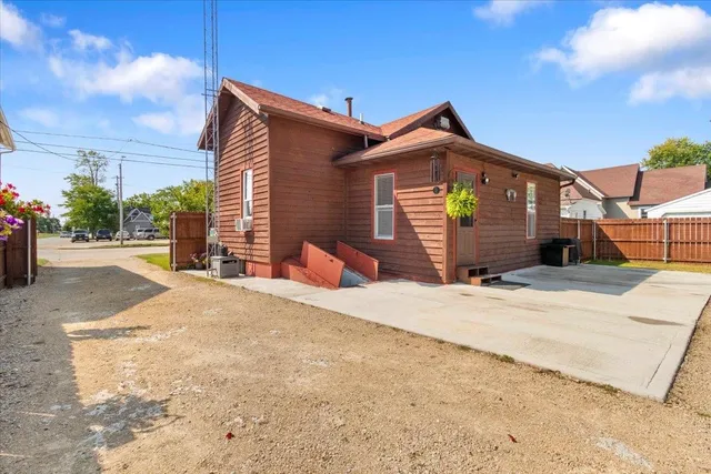 $164,900 | 154 East Main Street, Wautoma, WI 54982