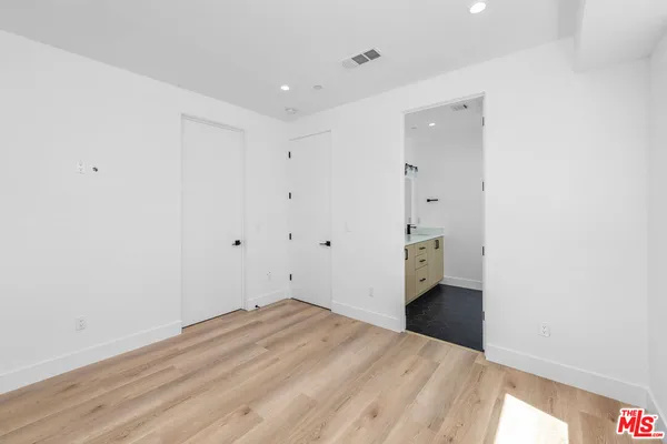 $5,250 | 4333 Dixie Canyon Avenue, Sherman Oaks, CA 91423