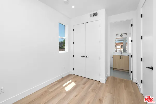 $5,250 | 4333 Dixie Canyon Avenue, Sherman Oaks, CA 91423