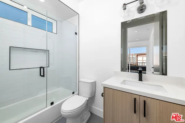 $5,250 | 4333 Dixie Canyon Avenue, Sherman Oaks, CA 91423