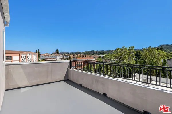 $5,250 | 4333 Dixie Canyon Avenue, Sherman Oaks, CA 91423