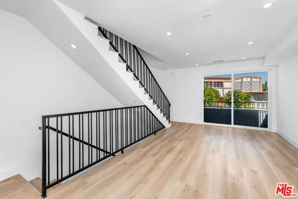 $5,250 | 4333 Dixie Canyon Avenue, Sherman Oaks, CA 91423