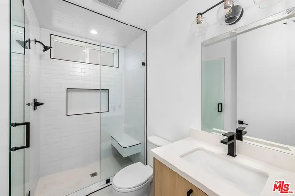 $5,250 | 4333 Dixie Canyon Avenue, Sherman Oaks, CA 91423