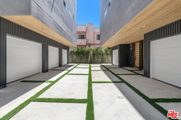 $5,250 | 4333 Dixie Canyon Avenue, Sherman Oaks, CA 91423