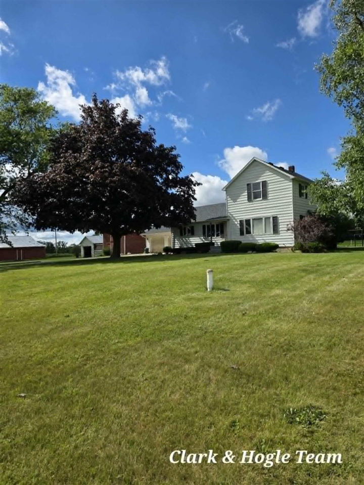 11215 Stoudt Road Muir, MI 48860 - Photo 2 of 40