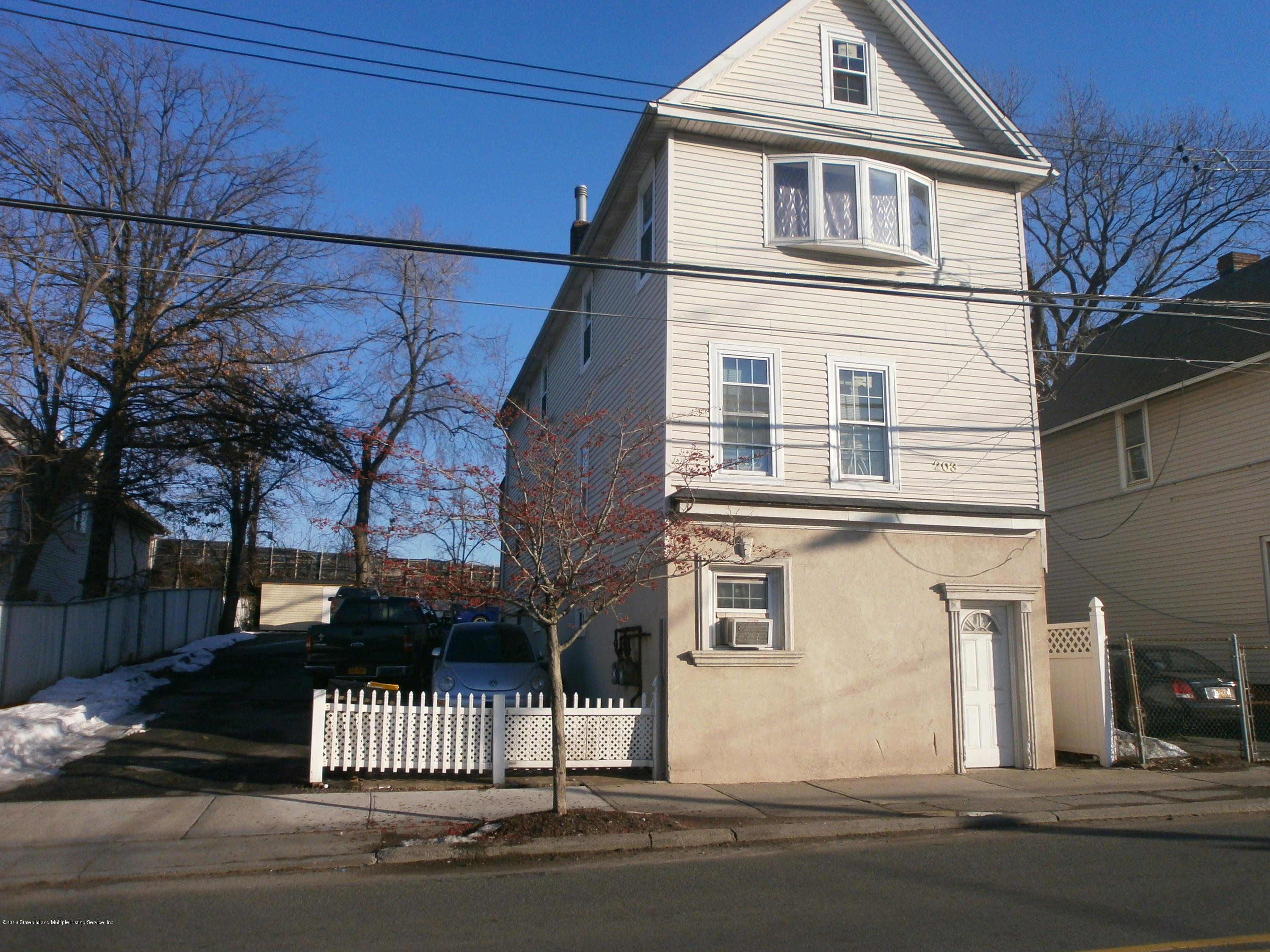 203 Morningstar Road Staten Island, NY 10303 - Photo 3 of 3 203moringstar 011
