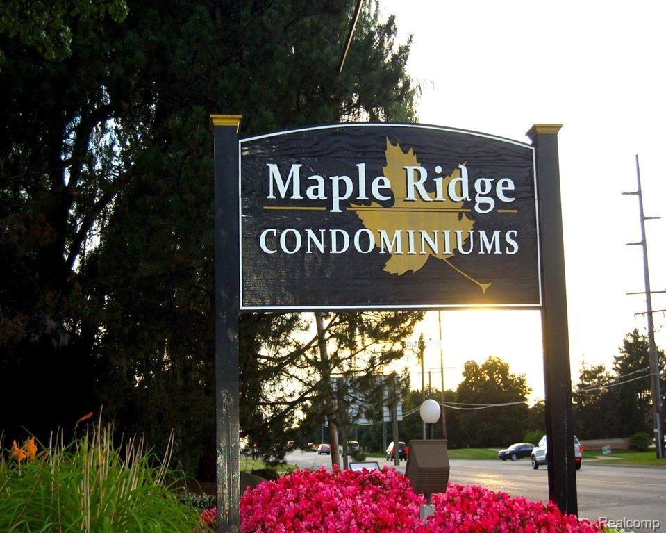 6540 Ridgefield Circle, Unit 101 West Bloomfield, MI 48322 - Photo 3 of 18 Complex.JPG