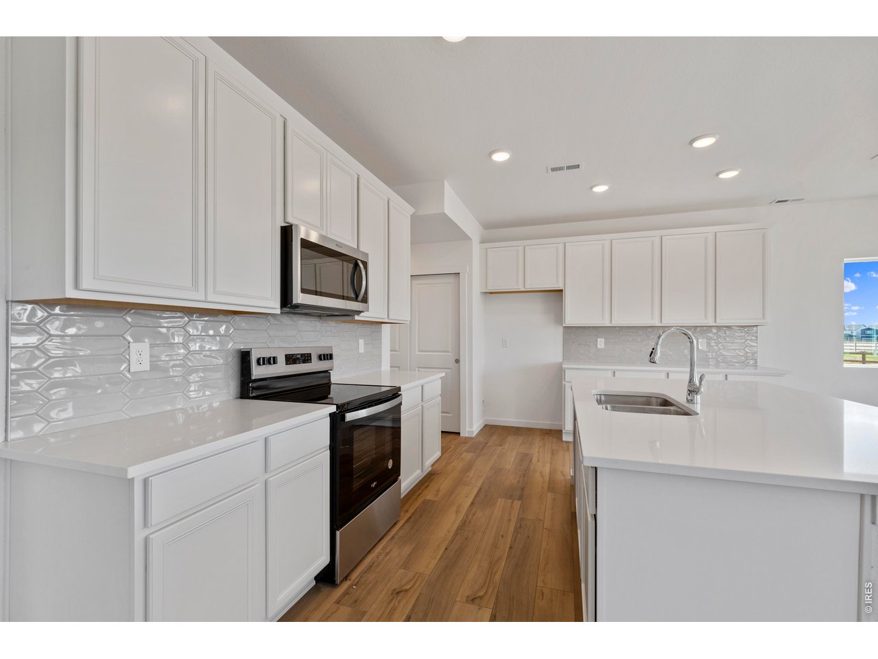 665 Muturu Road Johnstown, CO 80534 - Photo 7 of 29