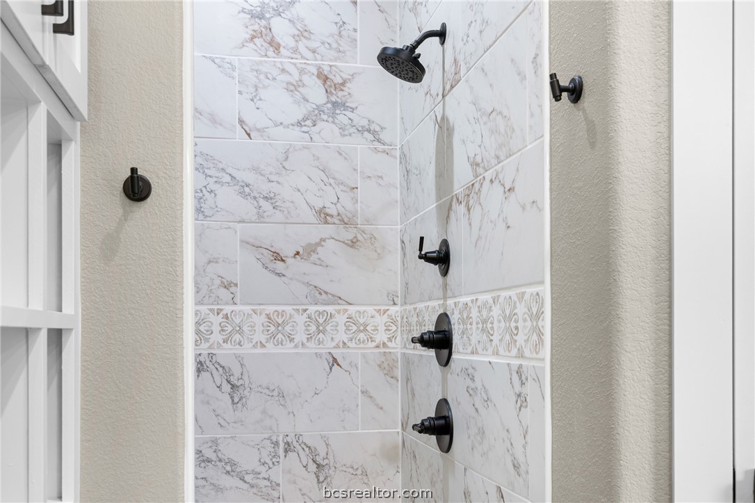 6951 Watermelon Road Somerville, TX 77879 - Photo 20 of 48 walk in shower
