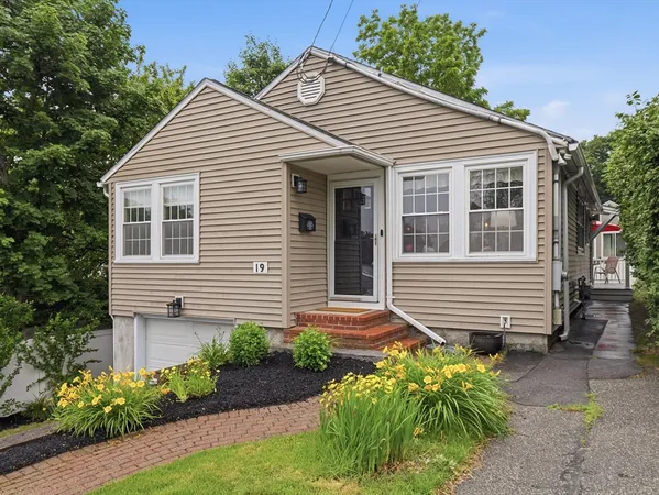 $525,000 | 19 Florence Road, Methuen, MA 01844