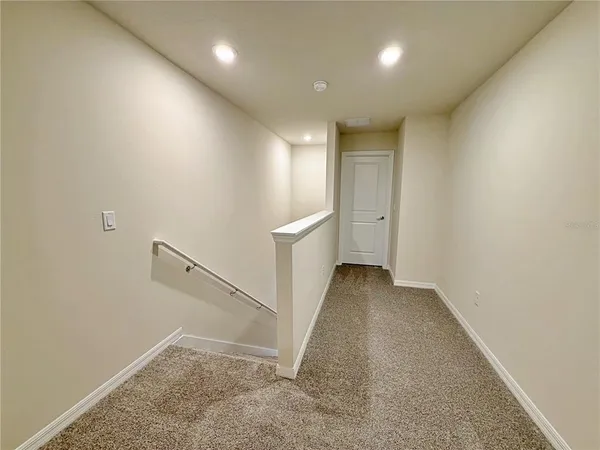 en view of a hallway with white walls