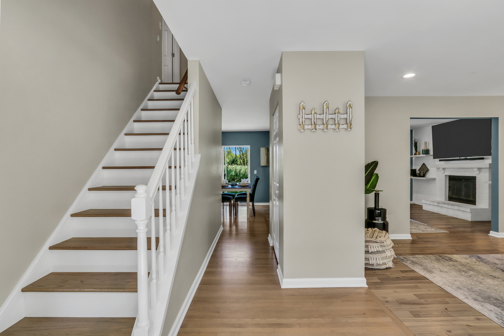 6405 Plainview Road Gurnee, IL 60031 - Photo 6 of 48 Gallery Image 6
