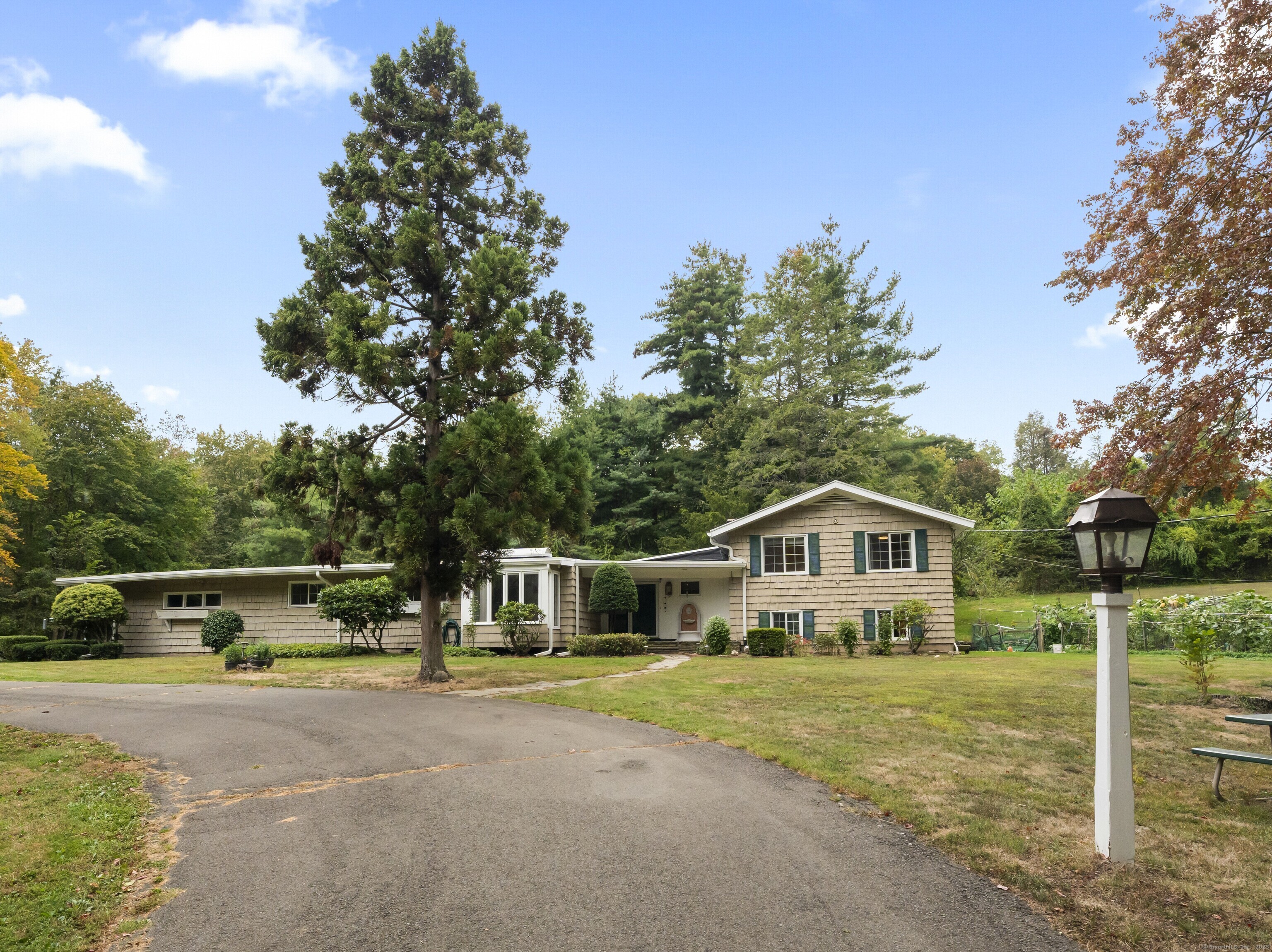 46 Tumblebrook Road Woodbridge, CT 06525 - Photo 33 of 37