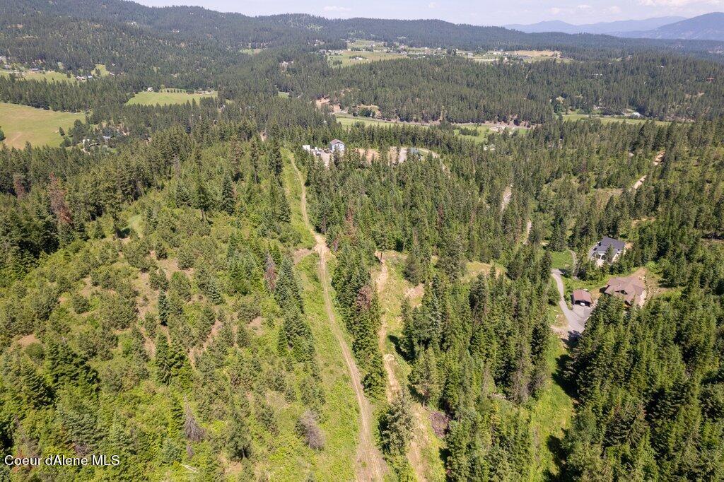 3572 South Moose Canyon Road Coeur D'Alene, ID 83814 - Photo 3 of 18 016-3572SouthMooseCanyonRoad-CoeurdAlene